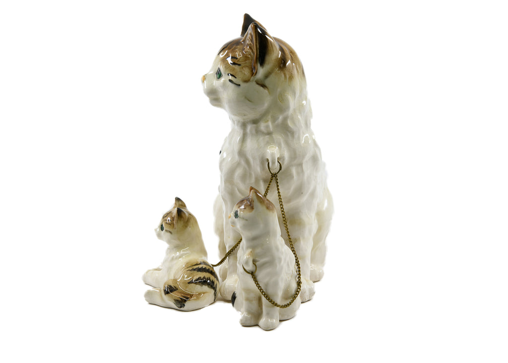 Mother Cat w 2 small kittens - Figurine